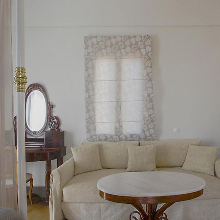 Emilia Luxury Apartments Megas Gialos - Nites Екстер'єр фото